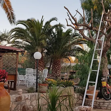 לינה וארוחת בוקר Il Trulletto Impalata