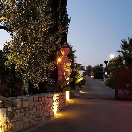 Il Trulletto לינה וארוחת בוקר 2*